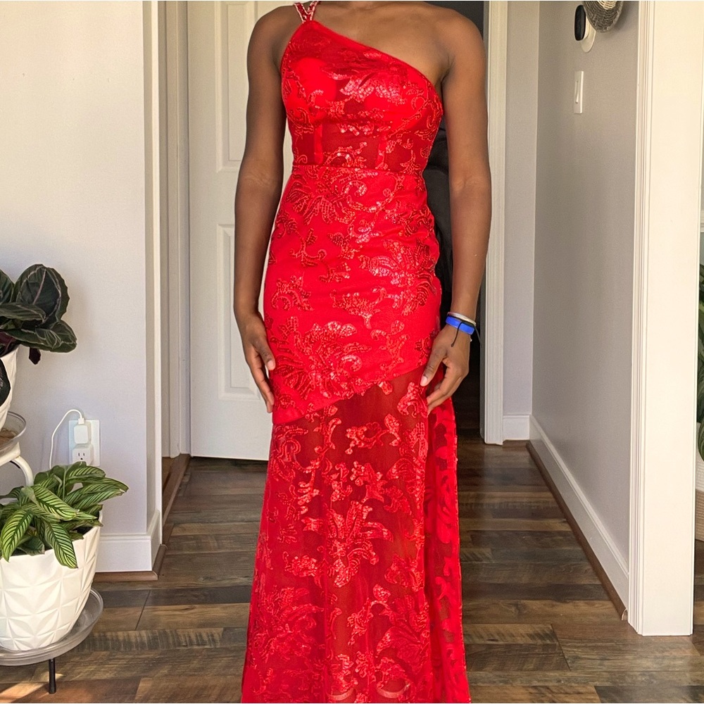 Brand-new Berlinnova Prom Gown